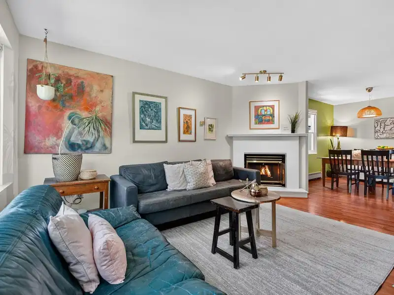 2128 ADANAC STREET - photo 2 of 36