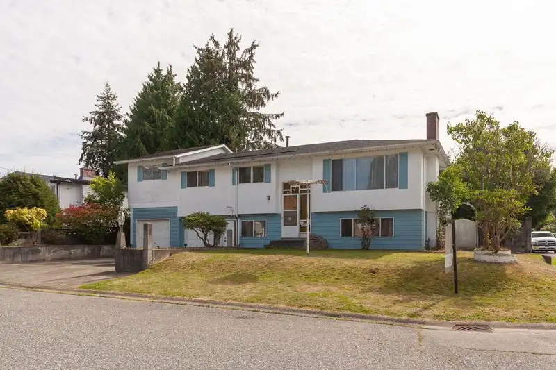 10896 83 AVENUE - photo 1 of 21