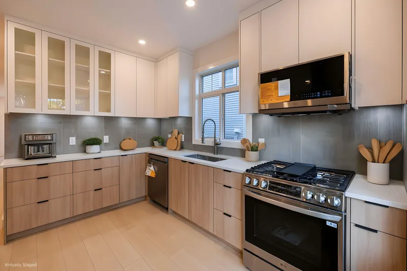 5 19551 66 AVENUE - photo 1 of 25