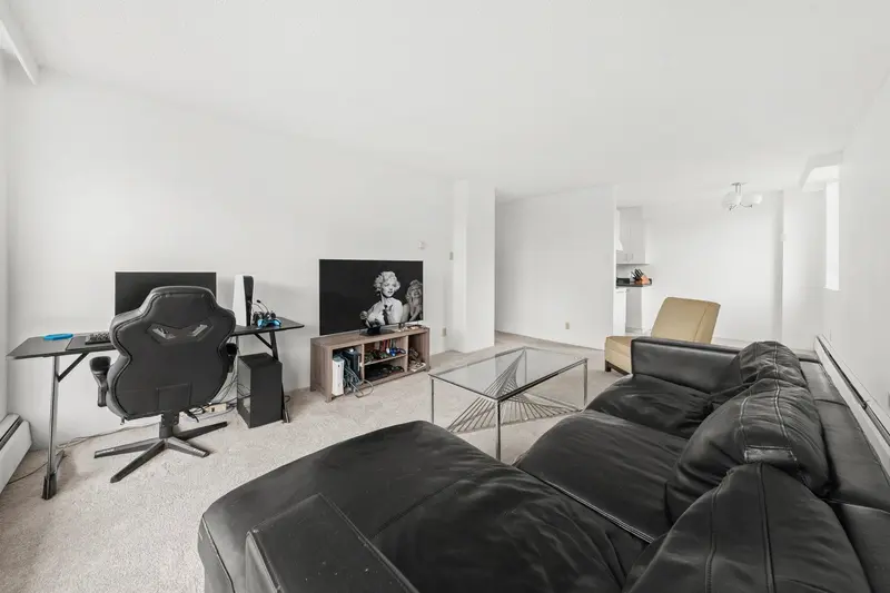 2016 FULLERTON AVENUE - photo 4 of 25