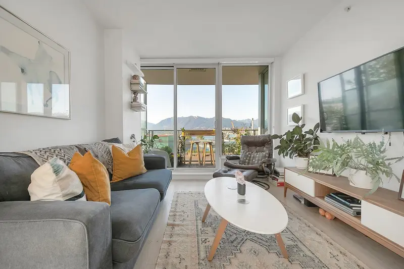 302 933 E HASTINGS STREET - photo 4 of 25