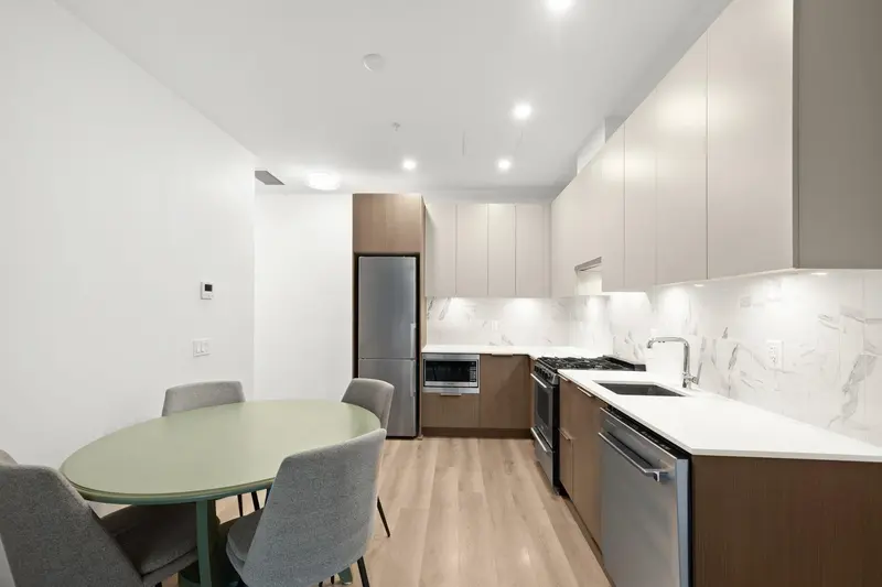 101 648 LEA AVENUE - photo 3 of 25