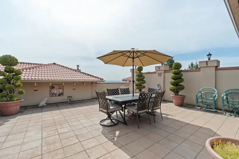 302 3176 PLATEAU BOULEVARD - photo 1 of 31