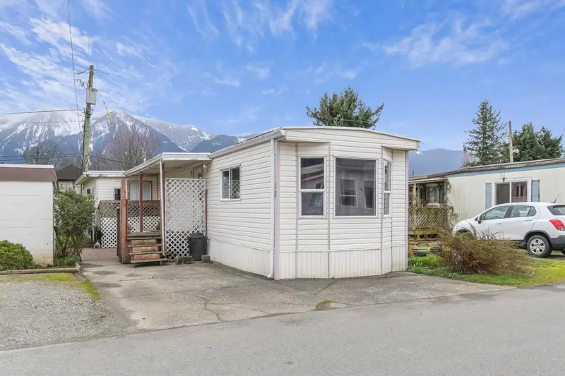 12 6900 INKMAN ROAD - photo 2 of 24