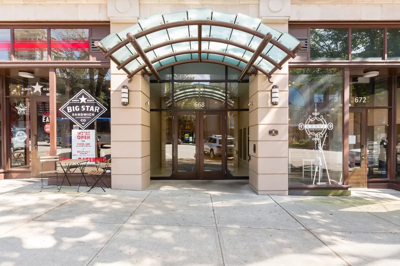 1808 668 COLUMBIA STREET - photo 4 of 25