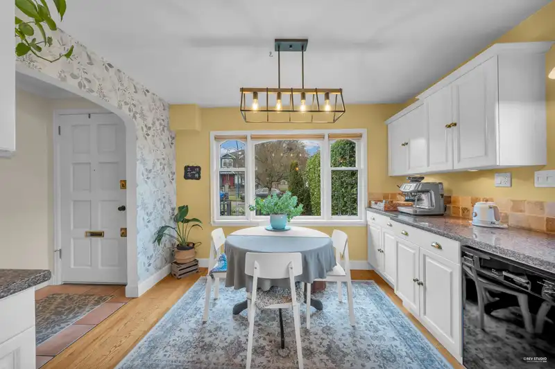 378 E 59TH AVENUE - photo 1 of 27