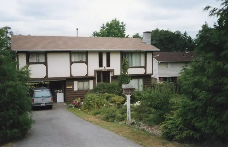 20757 GRADE CRESCENT - photo 1 of 5