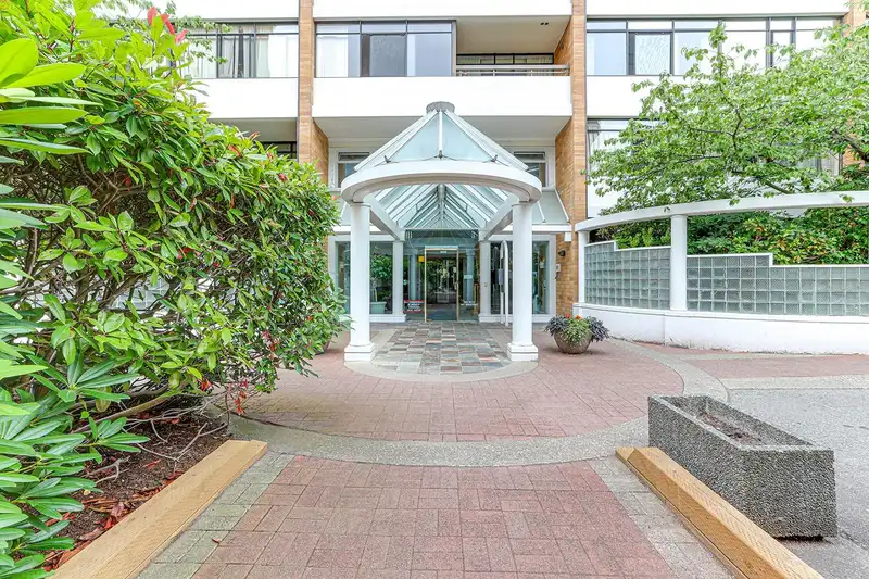 1107 6631 MINORU BOULEVARD - photo 4 of 32