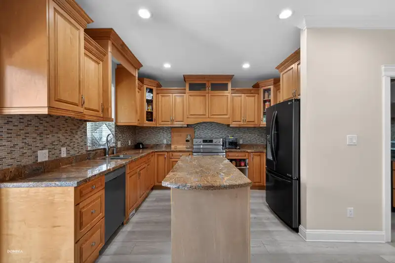 7186 ELWOOD DRIVE - photo 4 of 40