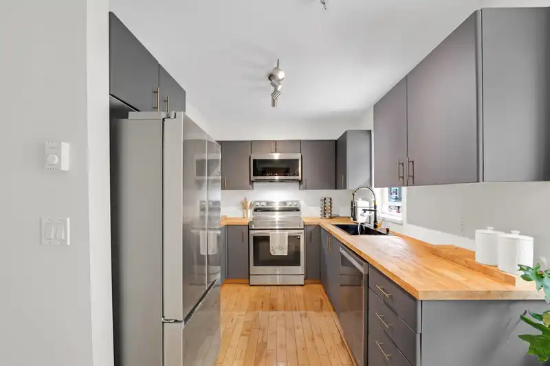 21 1400 PARK STREET - photo 2 of 27