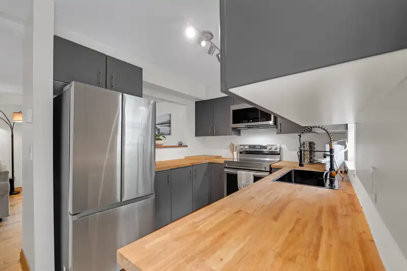 21 1400 PARK STREET - photo 3 of 27