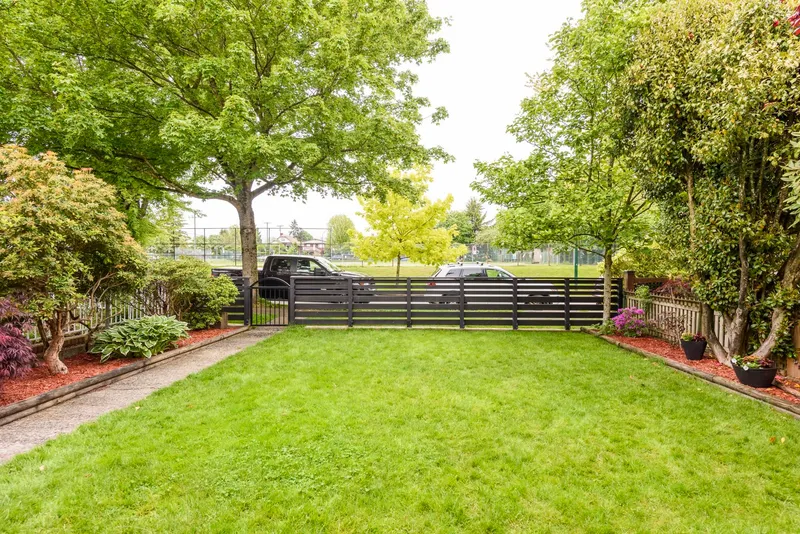 3528 FRANKLIN STREET - photo 3 of 25