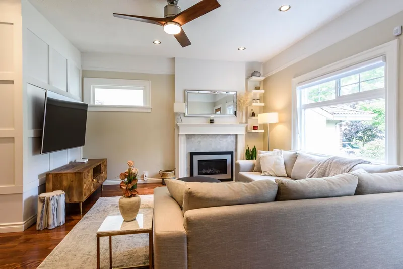 3528 FRANKLIN STREET - photo 4 of 25