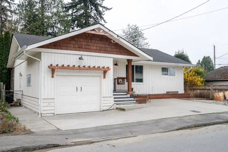 33986 WALNUT AVENUE - photo 2 of 40