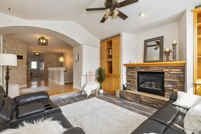 32777 CHILCOTIN DRIVE - photo 4 of 40