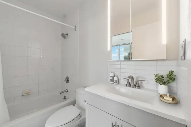 1203 989 NELSON STREET - photo 4 of 23