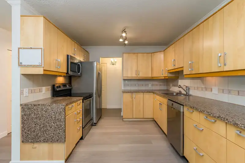 201 33464 GEORGE FERGUSON WAY - photo 1 of 33