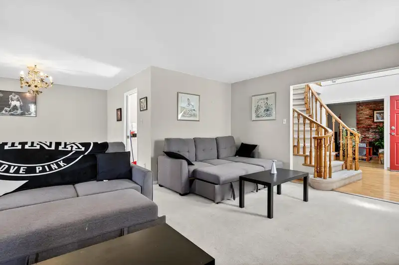 9100 JASKOW GATE - photo 1 of 31