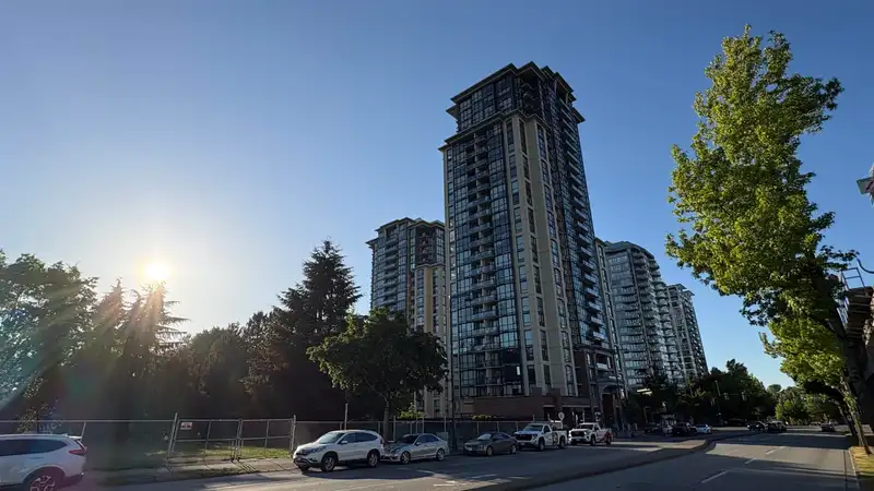 2110 10777 UNIVERSITY DRIVE - photo 4 of 13