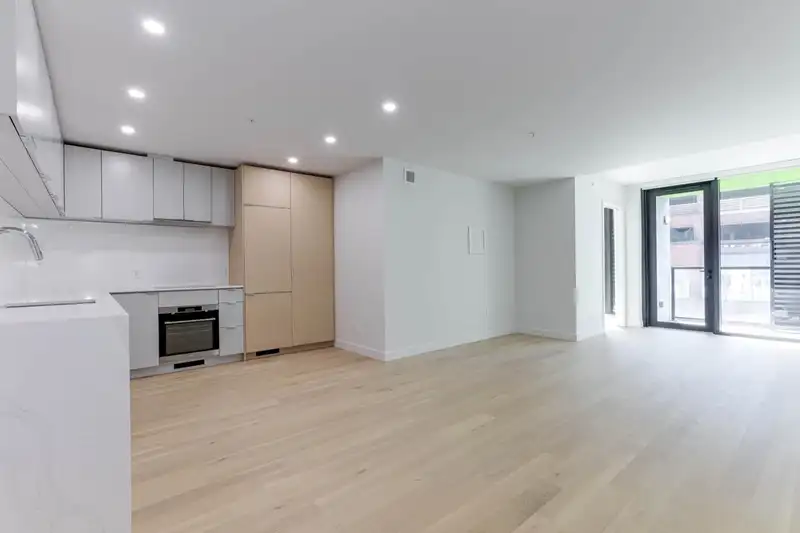 505 239 KEEFER STREET - photo 1 of 22