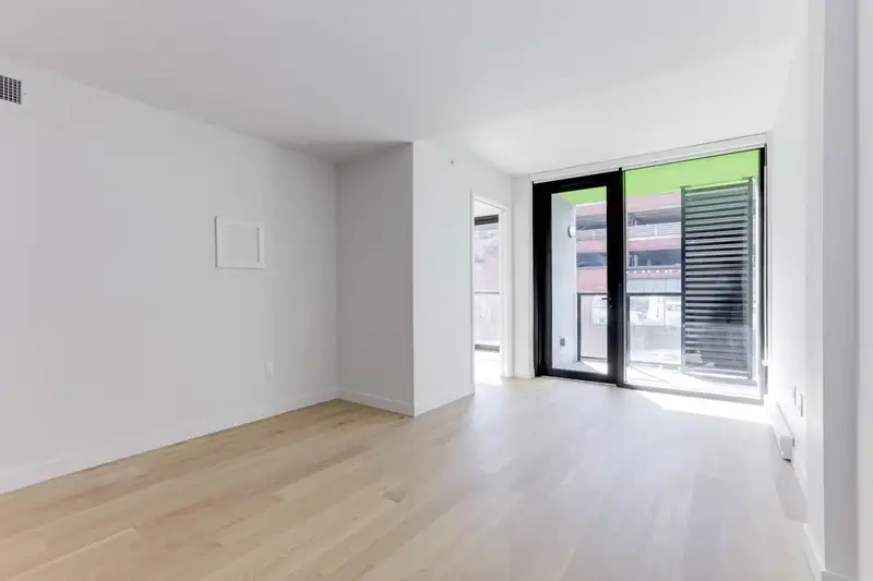 505 239 KEEFER STREET - photo 4 of 22