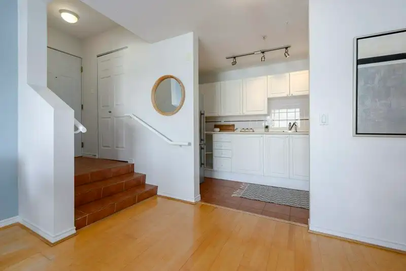 302 1688 E 4TH AVENUE - photo 3 of 32