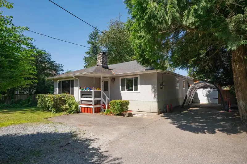 8823 GLOVER ROAD - photo 2 of 39