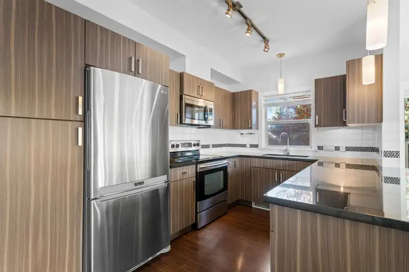 214 20219 54A AVENUE - photo 3 of 29