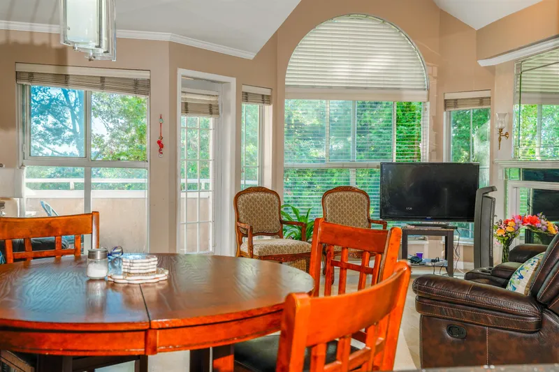 410 7435 121A STREET - photo 3 of 22