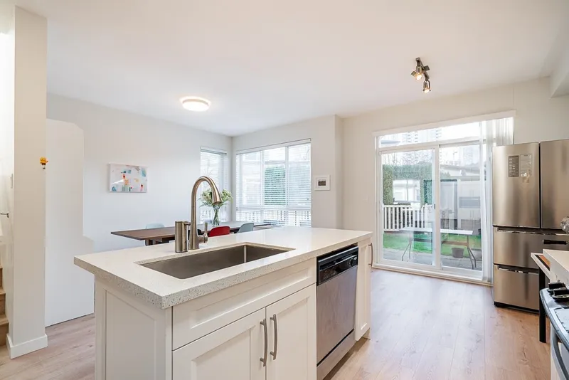 31 1125 KENSAL PLACE - photo 3 of 25