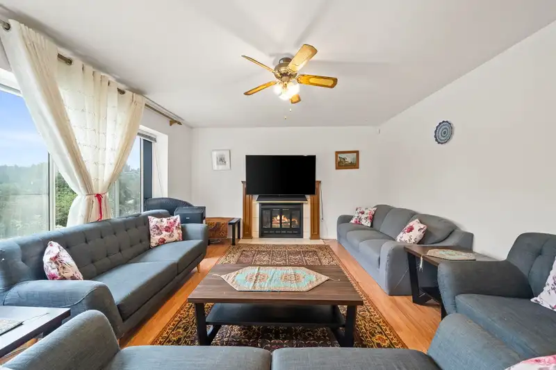 1125 CECILE DRIVE - photo 3 of 30