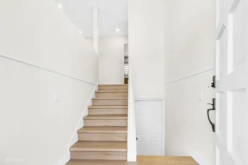 11664 88A AVENUE - photo 3 of 21