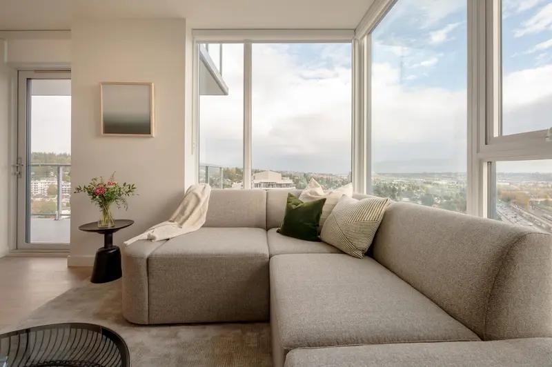 2804 308 ALDERSON AVENUE - photo 4 of 10