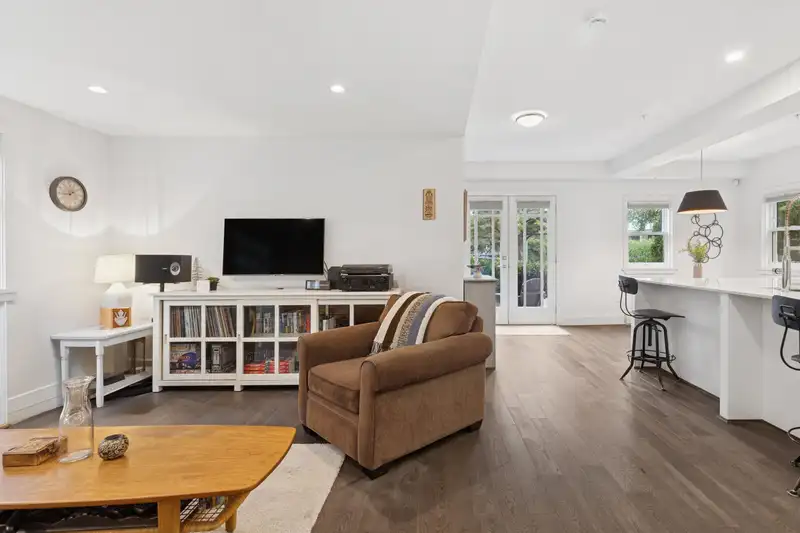 2 244 E 5TH STREET - photo 4 of 26