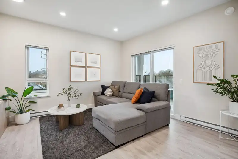 PH4 4882 SLOCAN STREET - photo 1 of 11