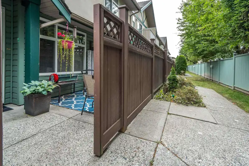 2 20258 MICHAUD CRESCENT - photo 4 of 31
