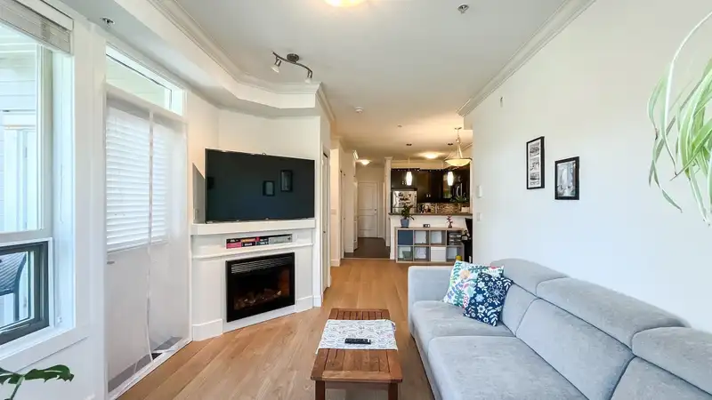 301 13897 FRASER HIGHWAY - photo 4 of 16