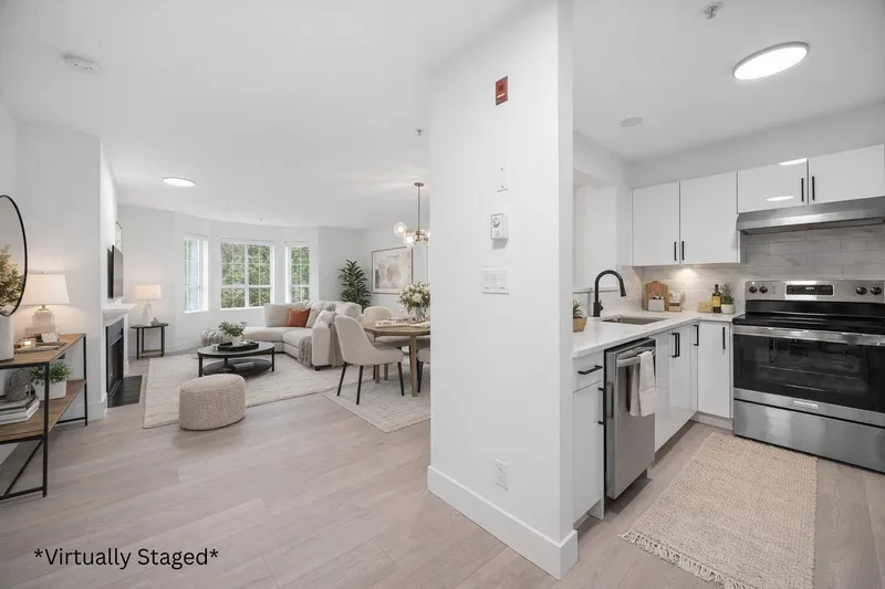 218 15268 105 AVENUE - photo 2 of 25