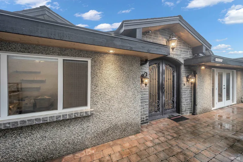 5807 HIGHFIELD DRIVE - photo 2 of 25