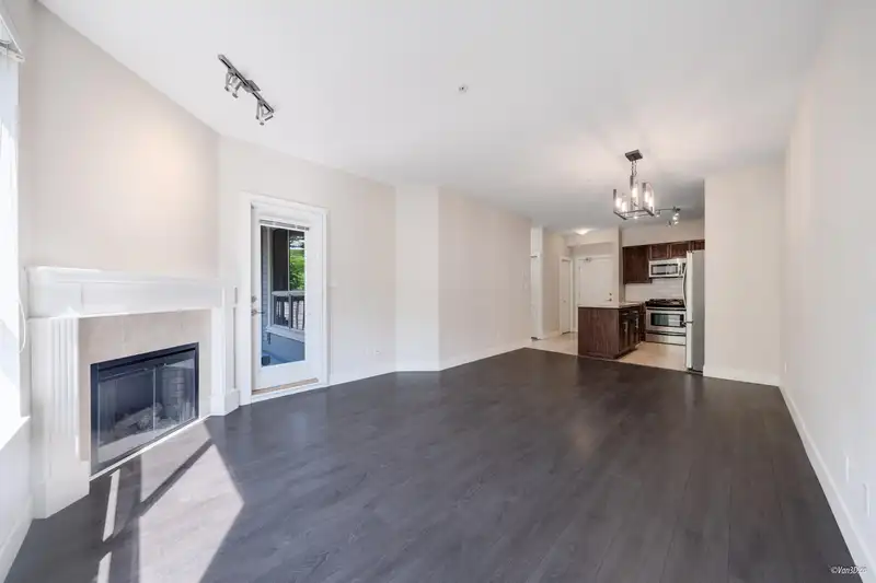 209 3895 SANDELL STREET - photo 2 of 30