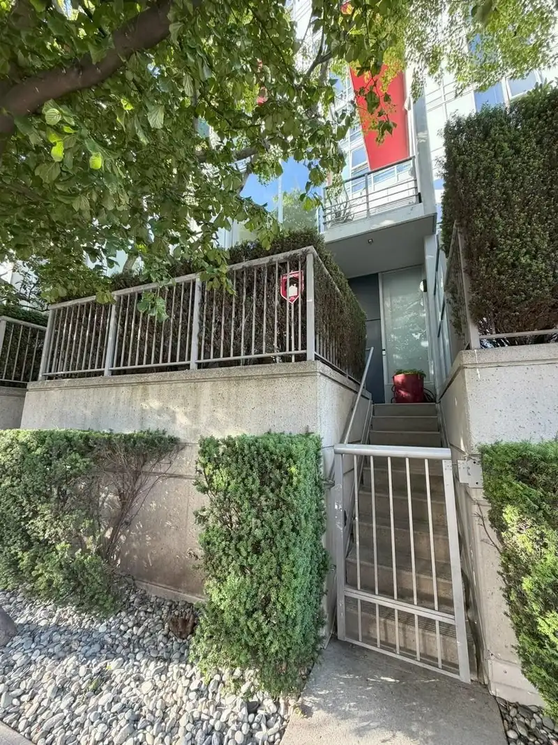 121 W WEST GEORGIA STREET - photo 3 of 31