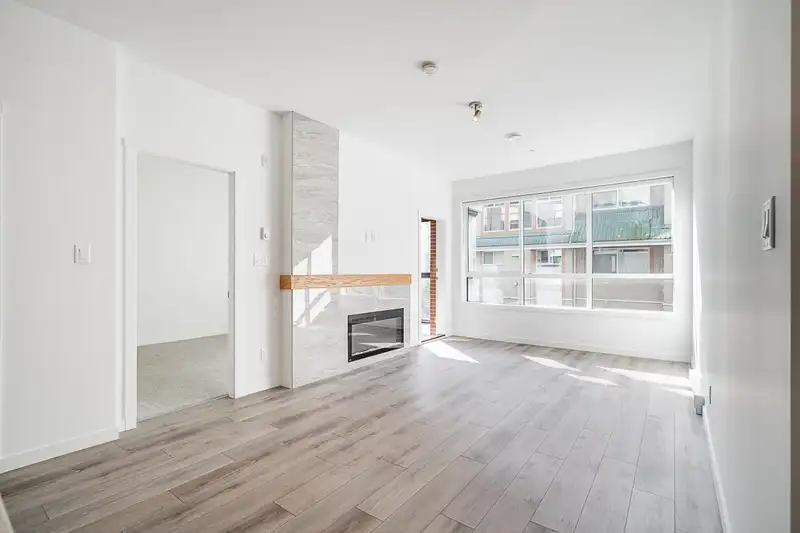 204 11639 227 STREET - photo 2 of 40