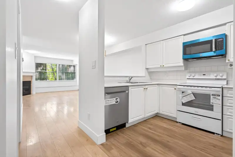 306A 7025 STRIDE AVENUE - photo 3 of 38