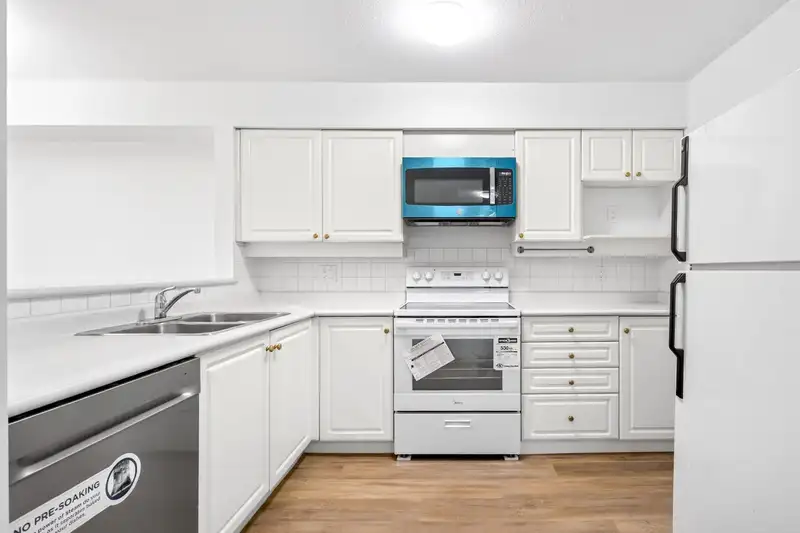 306A 7025 STRIDE AVENUE - photo 4 of 38