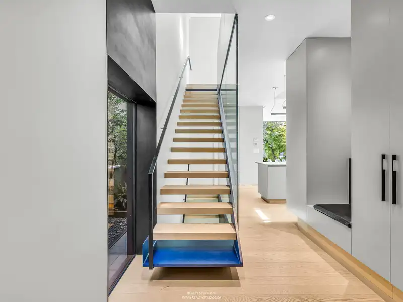 366 W 22ND AVENUE - photo 4 of 40