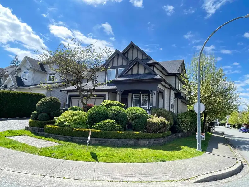 7297 201 STREET - photo 2 of 40