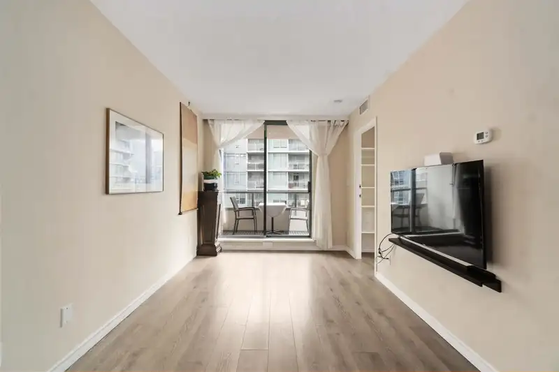 1307 5911 ALDERBRIDGE WAY - photo 3 of 34