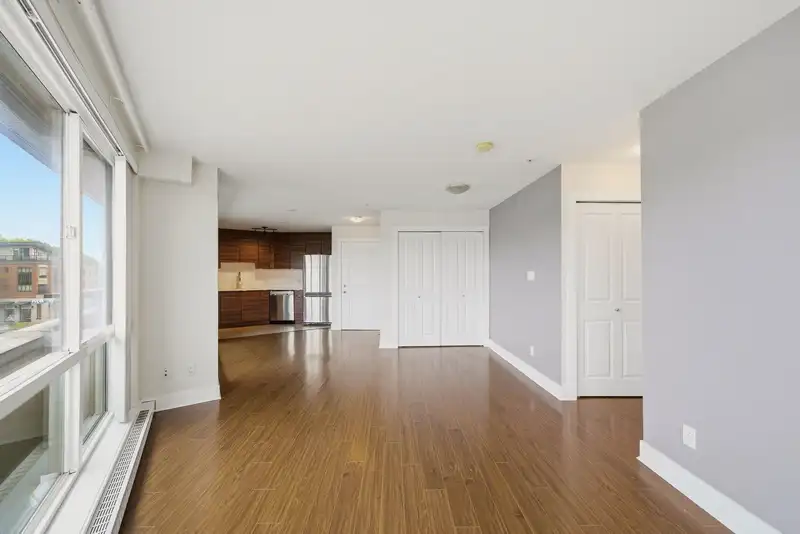 201 4338 COMMERCIAL STREET - photo 4 of 33