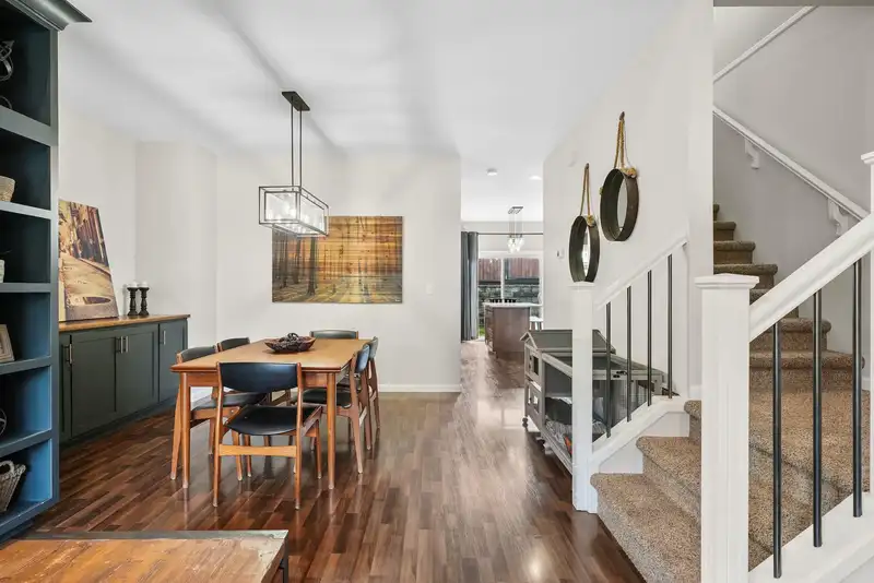 16622 59A AVENUE - photo 4 of 36