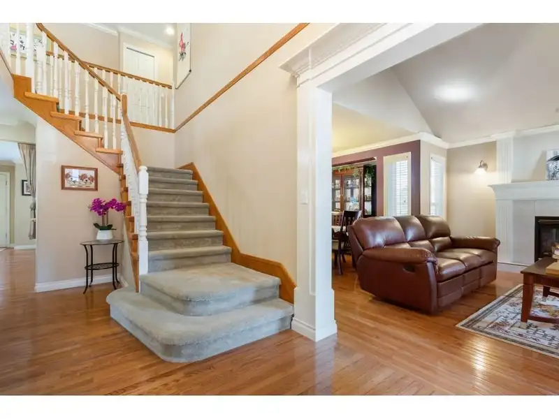 16541 108A AVENUE - photo 4 of 40